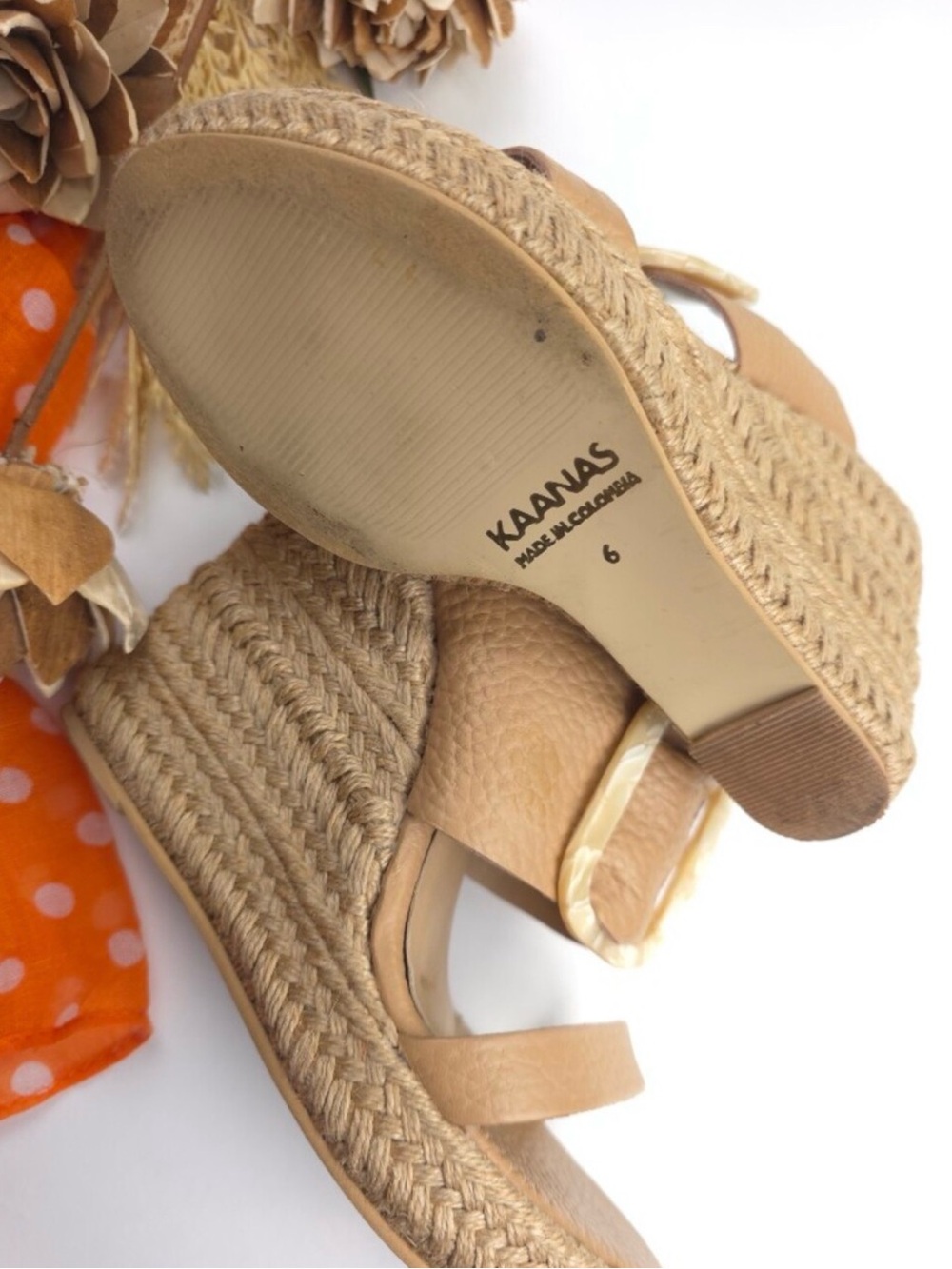 Kaanas Women’s Tan Wedge Slide Sandals with Decorative Buckle Sz 6 - Picture 3 of 8